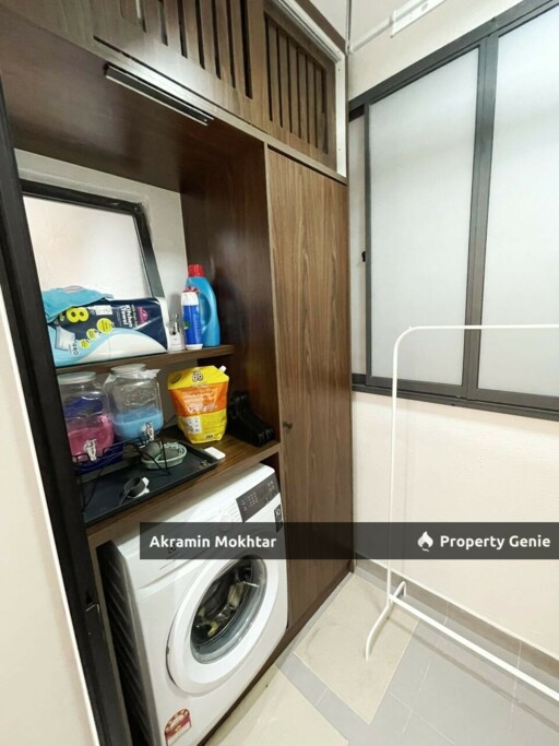 Fully Renovated, Fully Furnished & 2 Parking | Lake Haven Residence, Taman Putra Perdana, Puchong