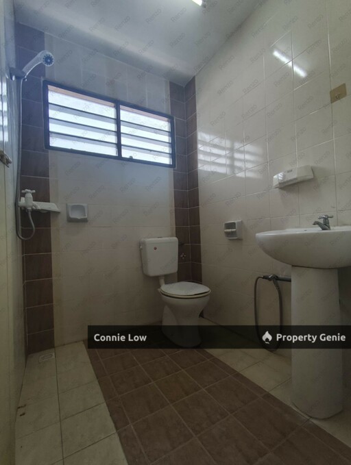 Below Market Value Guarded Pengkalan Tiara Lake Good Condition Double Storey Terrace House