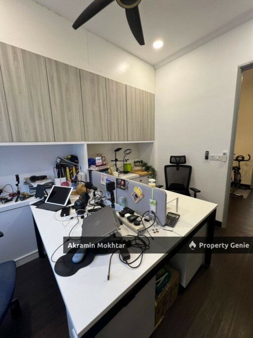 RENOVATED & PARTIALLY FURNISHED | 2 Storey Terrace Taman M Aruna, Saujana Rawang