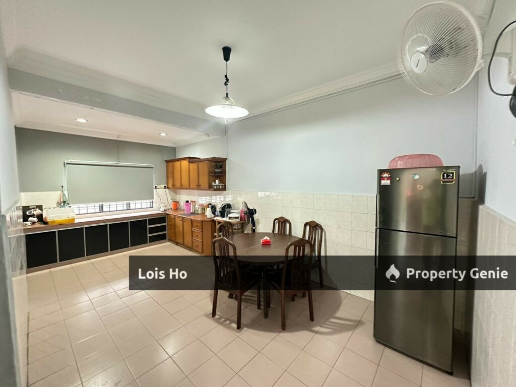 【FOR SALE】Double Storey Corner Terrace House @ Cheng Freehold 575K
