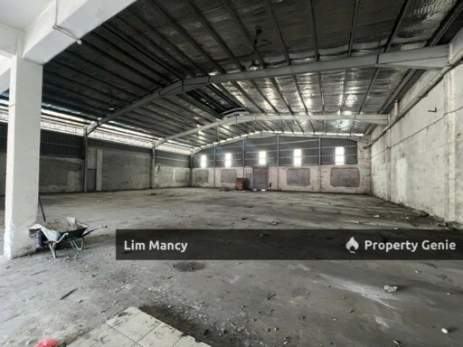 Kawasan Perindustrian Taman Johor Adjoining Semi Detached Light Industrian For Sale/For Rent