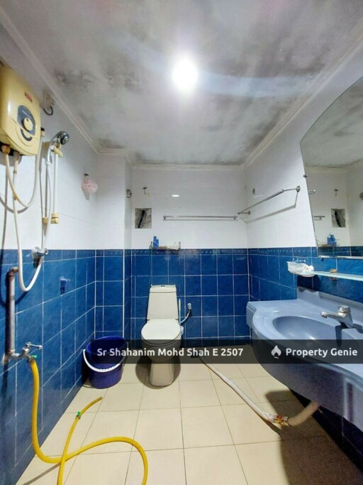 DOUBLE STOREY HOUSE AT TAMAN ALAM MEGAH SEKSYEN 27 SHAH ALAM  END LOT UNIT, RARE UNIT WITH BIG SIZE