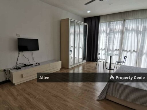 Palazio Mount Austin Studio Ready Now! Fully Furnished Studio with Carpark