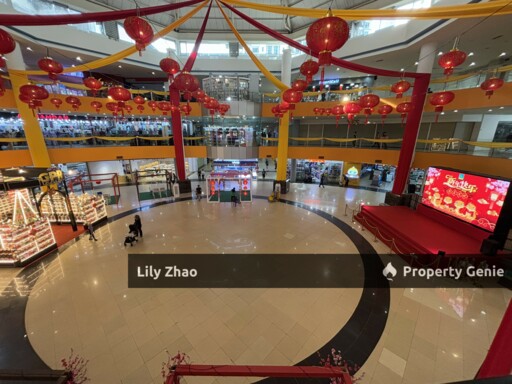 ANCHOR TENANT SHOWROOM Shop Lot for Rent, 4,133 sf, Road Frontage, High Exposure, Main Entrance One Borneo HyperMall, Kota Kinabalu