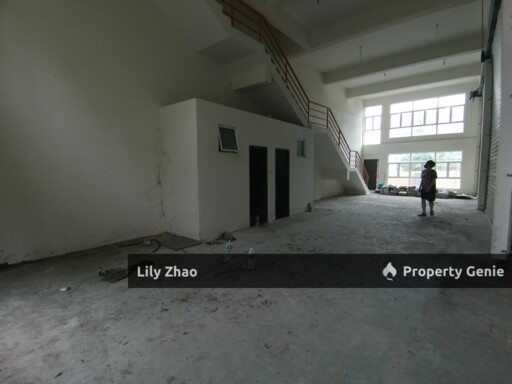 2 Storey Semi Detached Warehouse / Showroom / Office for Sale, 2,400 Sf, Golden Hill, Inanam