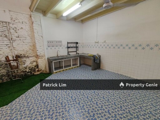 Jonker Street Nearby Double Storey Shoplot For Rent