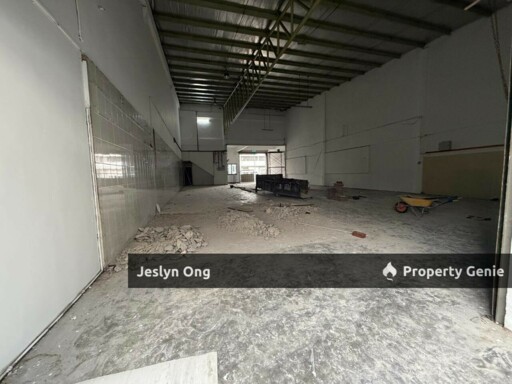 1.5 Storey Terrace Factory at Desa Cemerlang for Rent