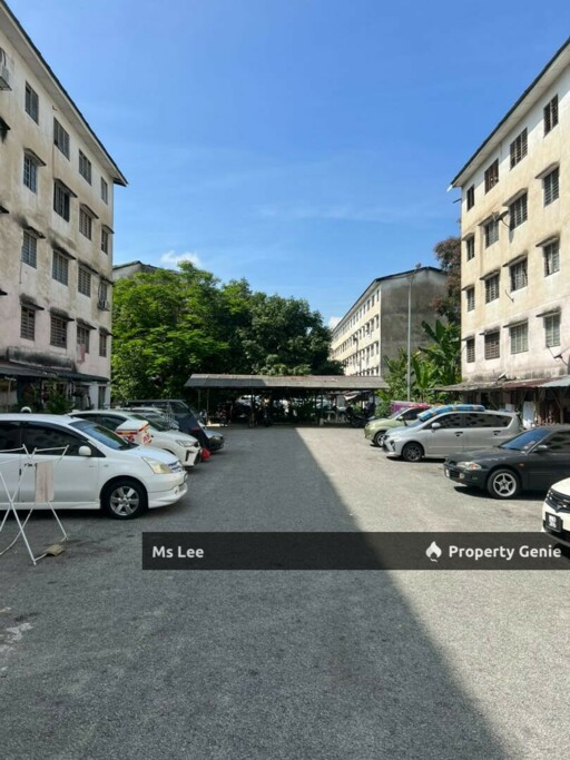 Dahlia Apartment @ Bandar Country Homes, Rawang-Blok Melati Tingkat 1-Ready 30/11 or 15/11