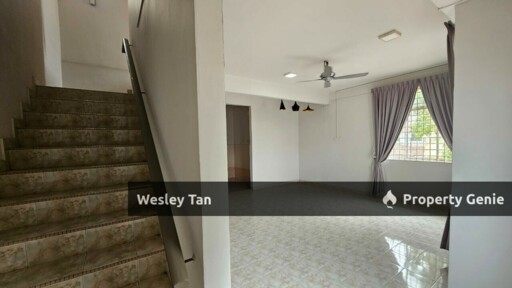 1.5 Corner Townhouse Cheng Freehold 3rooms Extra Parking No Face House