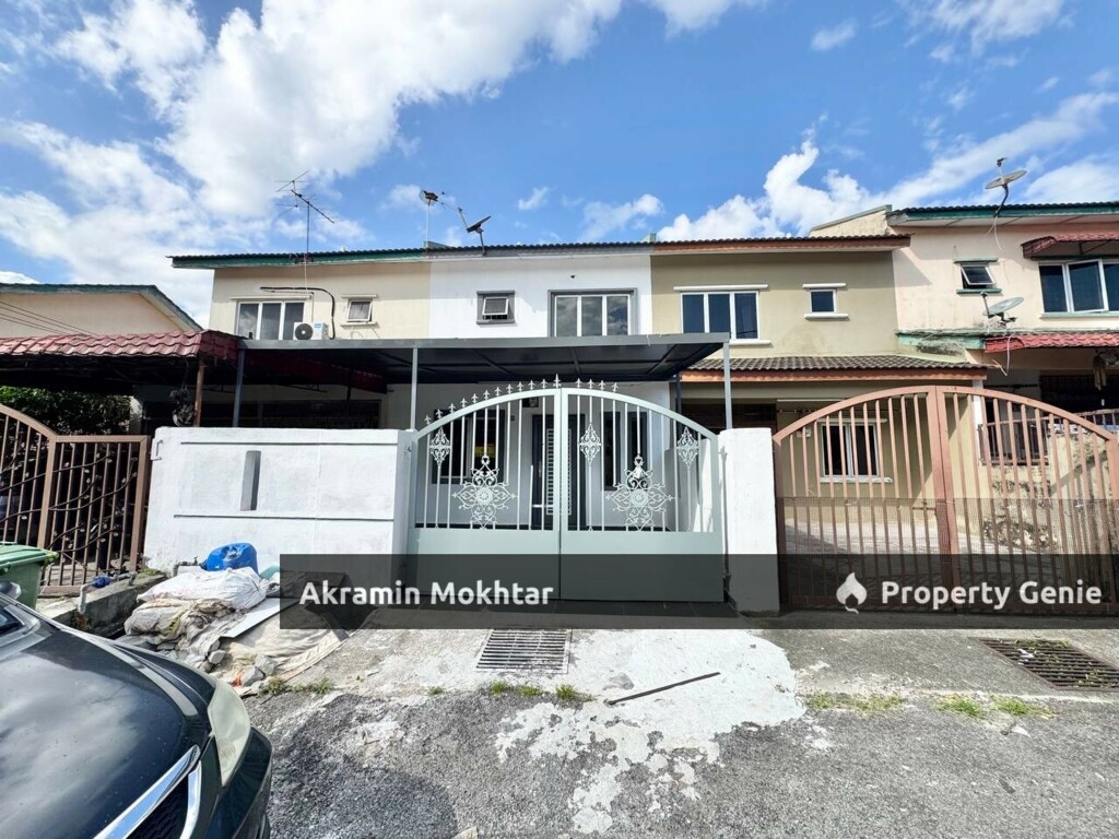 FREEHOLD & FULLY RENOVATED | 2 Storey Terrace Taman Sri Haneco, Semenyih .