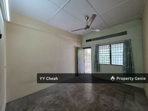 Menglembu, Ipoh Double Storey House For Sale Facing Empty Land Great Location Big Balcony