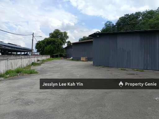Detached Single Storey Factory with Big Land For Rent @ Sungai Lalang Semenyih