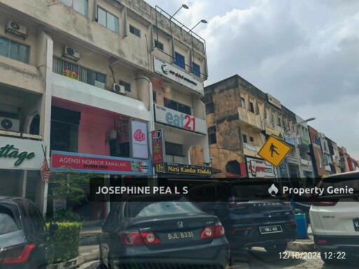 Damansara Uptown 3.5 storey Shoplot For Sale