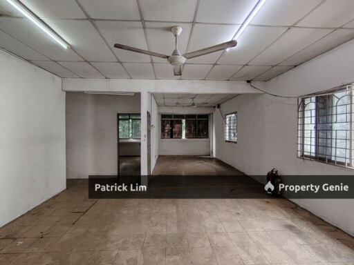 Ayer Keroh Main Road (1St Floor) End Lot For Rent