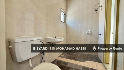 Facing Open Corner Lot Renovated Double Storey Taman Putra Prima, Puchong.