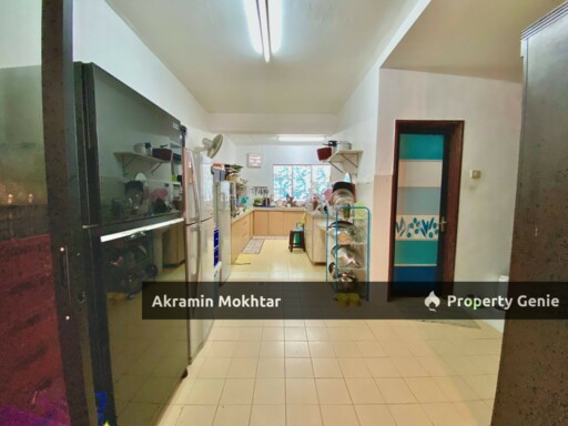 Freehold & Partially Furnished | Double Storey Taman Saujana Puchong SP 10, Puchong