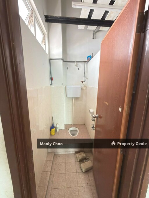 HOT AREA Corner Ground Floor Shoplot Kota Syahbandar Laksamana TOWN