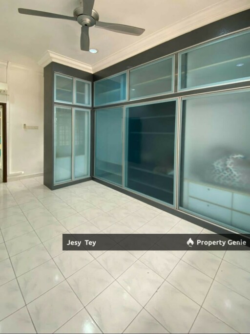 Taman Molek 1.5 Storey Corner Terrace House Rent