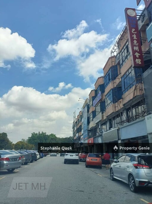 (Facing Road Non Flood Area)Taman Bayu Perdana Klang End Lot 3 Storey Shop Lot For Sale