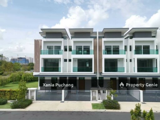 Xania Puchong