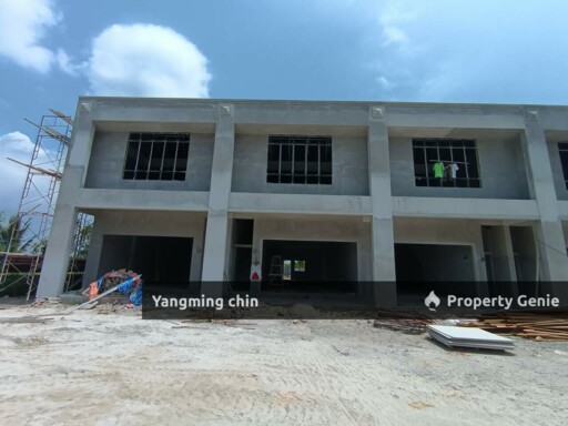 Hutan Melintang 2 Storey Shops