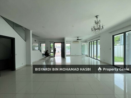 RENOVATED 3 STOREY SEMI DETACHED, LAKEHILL VILLAS BANDAR BARU BANGI, BANGI .