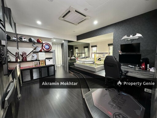 CORNER NICE RENOVATED & EXTENDED 2 STOREY SEMI D HOUSE SS4 KELANA JAYA  SELANGOR