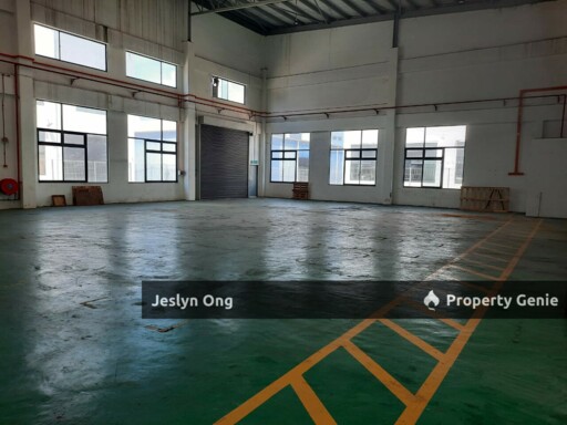 1.5 storey Semi D Factory @ Setia Business Park 1 for Rent