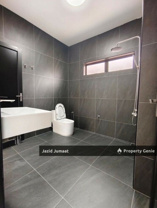 RUMAH UNTUK DISEWAKAN JALAN PESONA TAMAN PELINGI INDAH ULU TIRAM..