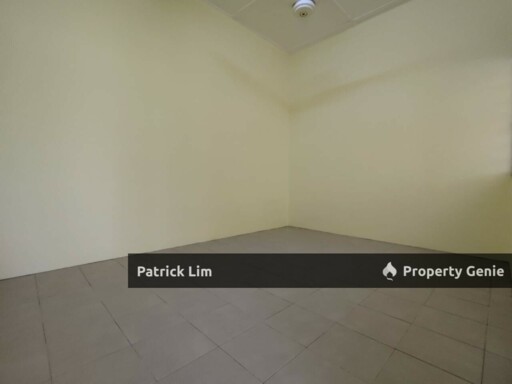 Taman Bukit Beruang Corner Lot, Single Storey Terrace House For Rent
