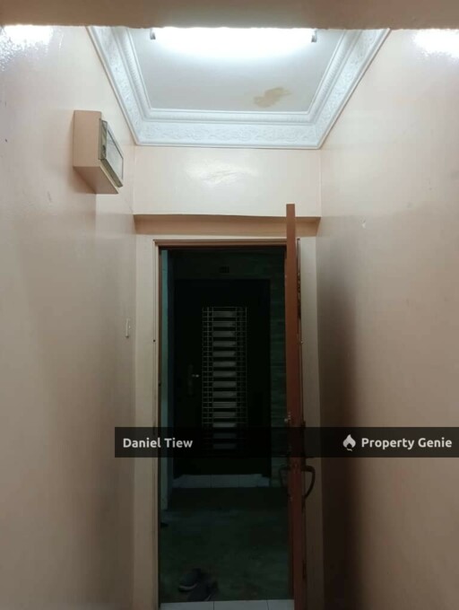 Sri Ehsan Apartment good condition for sell