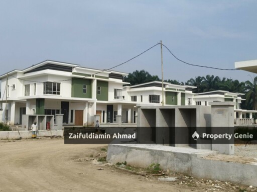 Freehold Semi-Detached in Taman Salak Mulia, Sepang