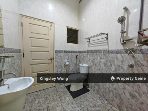 Taman Kledang Permai Menglembu Near Silibin First Garden Double Storey Corner House Move in Condition