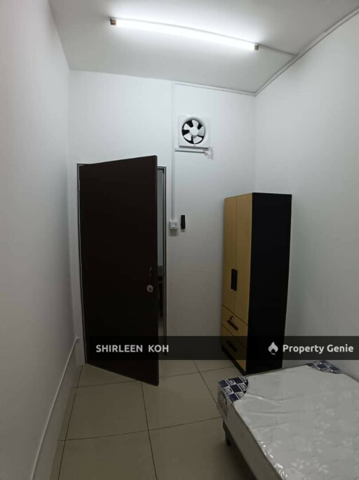 Female room for rent at Suriamas Suites @ Larkin JB Town