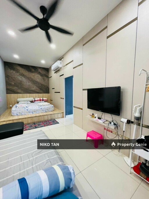 Bandar Cemerlang 3 Storey Cluster With Renovated & Extended Kitchen