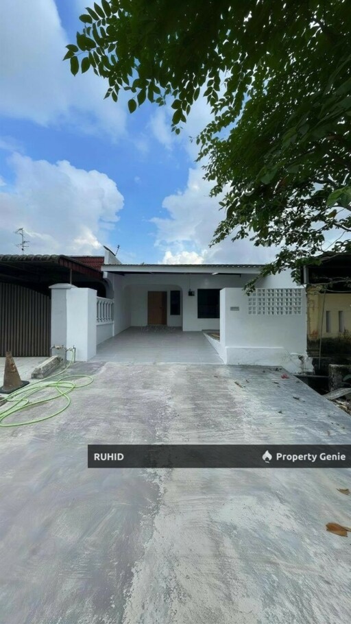 Muji Style Renovated Single Storey House for Sale in Taman Teratai, Skudai
