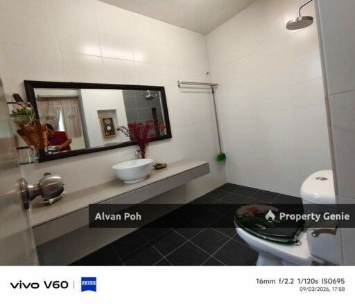 Freehold Double Storey Endlot With Fully Furnished