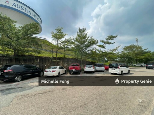 Austin Height Mount Austin / 3 Storey Shoplot with ROi 4.4％