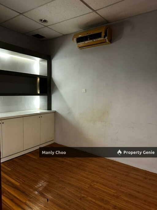 CORNER & RENOVATED 1st Floor Shoplot Kota Syahbandar Laksamana Town