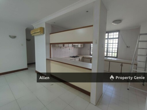 Rare Large Layout Condo For Sale 😍 3 Bedrooms • 2 Balconies • Freehold Title