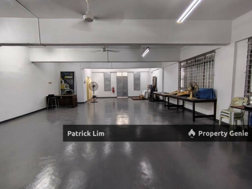 [Hot Area Malim Jaya] Corner 2-Storey Commercial Shop‼️Spacious‼️ Malim Jaya Industrial Area | For Rent 🔥