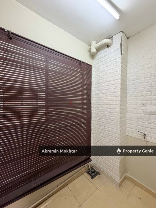 FREEHOLD, PARTIALLY FURNISHED, 1 PARKING & RENOVATED CANTIK | Kristal Villa Condominium, Kajang 2