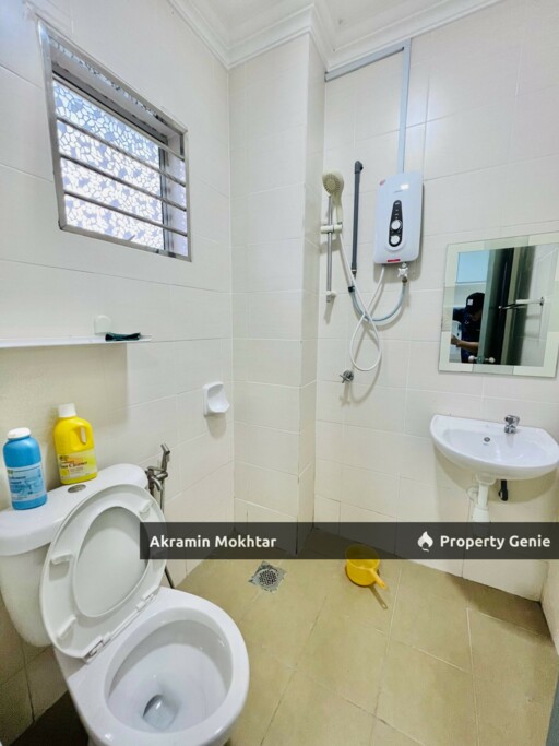 IFRERHOLD, CORNER UNIT & FULLY FIRNISHED | 3 Storey Terrace Taman Universiti, Bangi