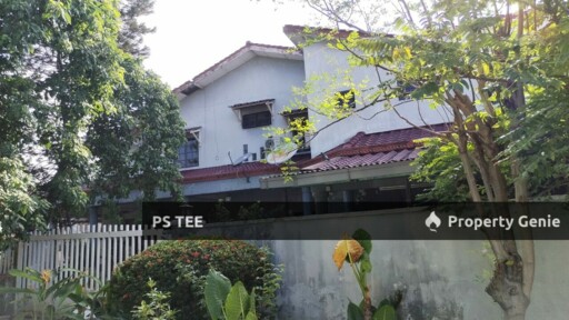 Corner spaious 2 Storey