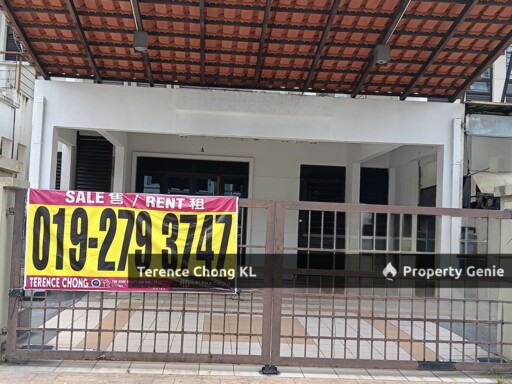 Freehold Renovated 2sty house at Hening , Bandar Kinrara 5e Puchong