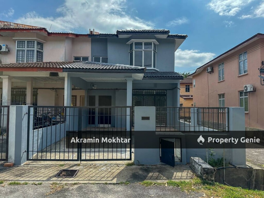 Freehold &Facing Open | Double Storey House Taman Dahlia, Bandar Baru Salak Tinggi, Sepang