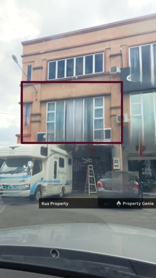 Shop Lot For Rent! Located at 3rd mile, Everbright Park, Jalan Tan Sri Datuk Amar Stephen Kalang Ningkan