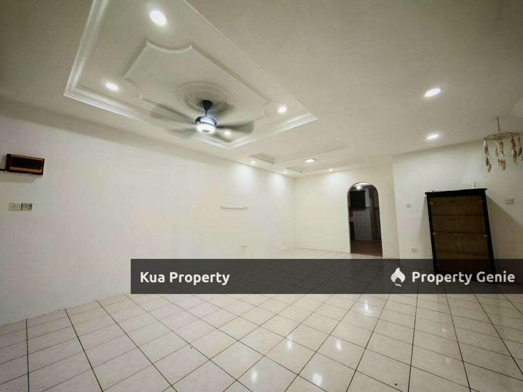 Double storey Terrace Intermediate House For Rent! Location: Satria Jaya, BDC