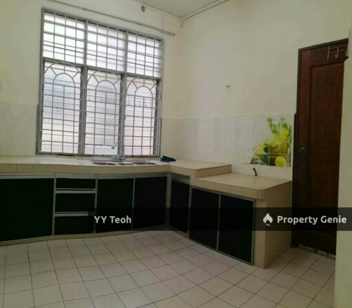 Bukit Cheng 1.5 Storey Townhouse｜GROUND FLOOR
