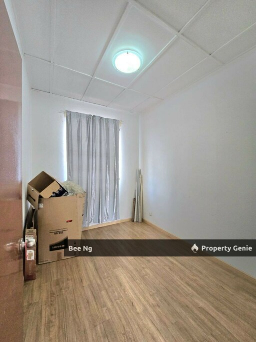 Bukit Indah @ End Lot with Land 2 Storey Terrace